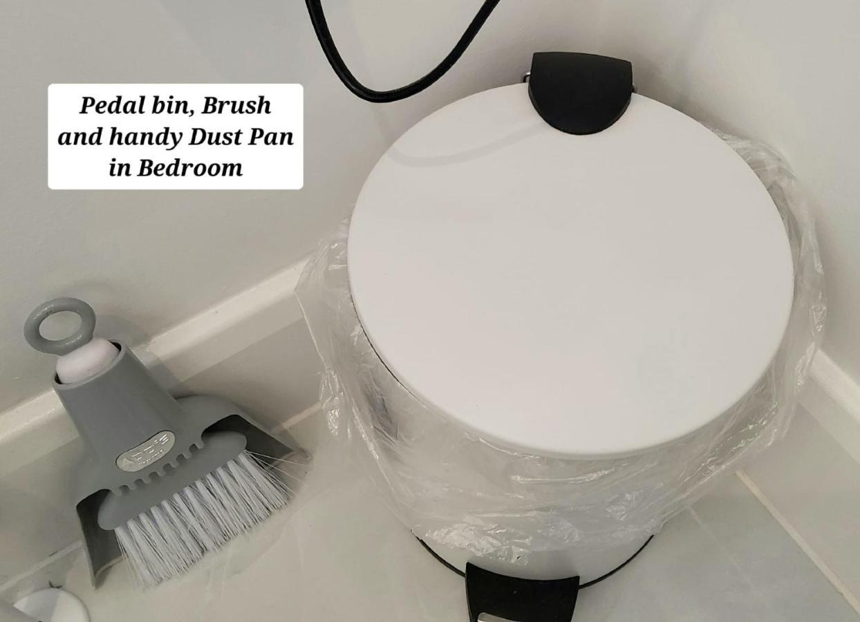 Air Conditioned Modern Double Bed Room With Private Attached Bathroom - Free Parking - Near London Heathrow Airport & Southall Broadway Kültér fotó