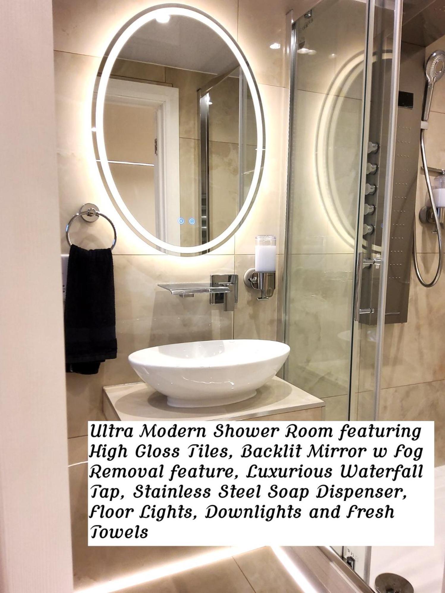 Air Conditioned Modern Double Bed Room With Private Attached Bathroom - Free Parking - Near London Heathrow Airport & Southall Broadway Kültér fotó